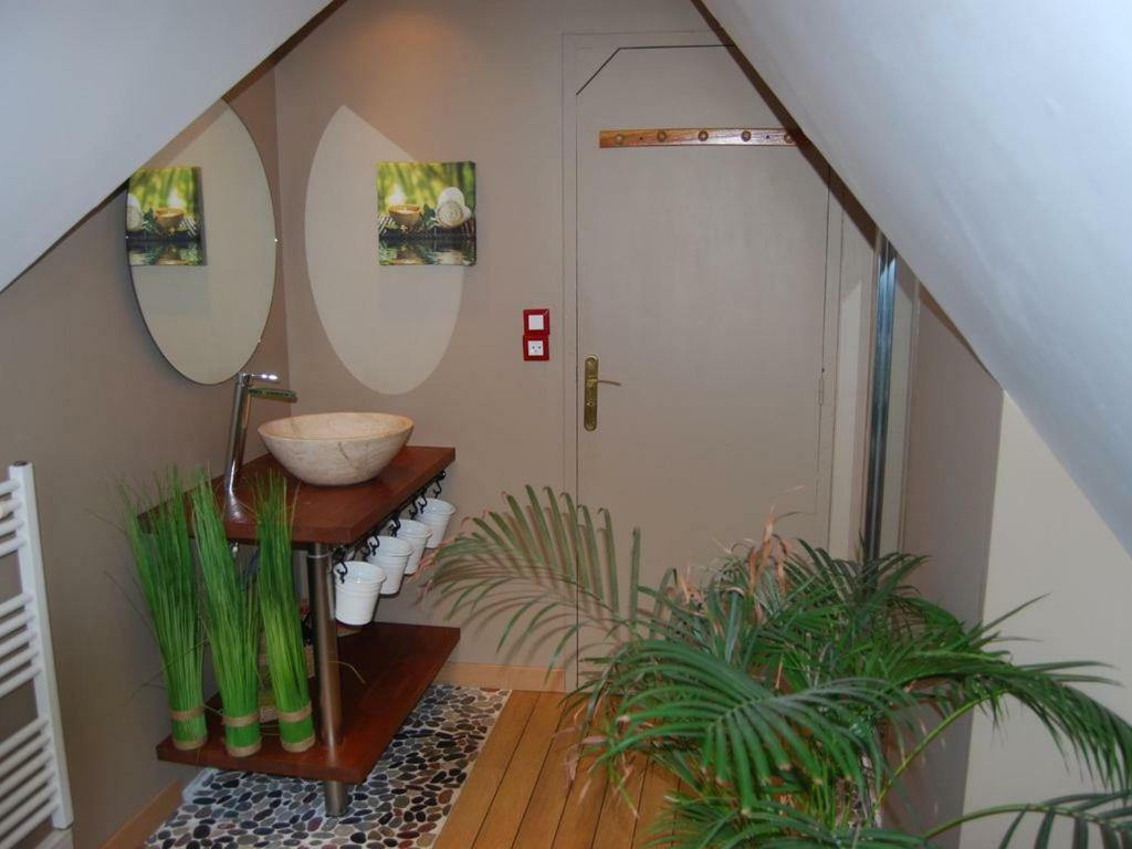 Maison Avec Piscine Et Sauna A Vire Eksteriør bilde